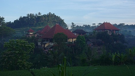 Az Ashram Bali szigetének mélyén, hajnalban - nézze meg nagyban is!