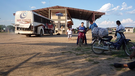 Röntgenezésre vitt peruiakra várva valahol Paraguayban - nézze meg nagyban is!