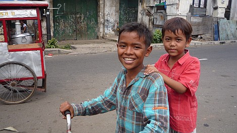 Dzsakartai gyerekek - nézze meg nagyban is!