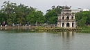 Teknőstorony a Hoan Kiem-tó közepén.