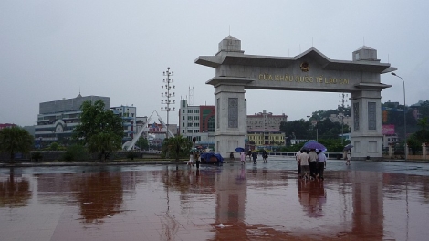 A híd túloldala már Kína - nézze meg nagyban is!