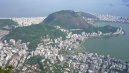 Előtérben a Rodrigo de Freitas tó, a háttérben Ipanema és Leblon.